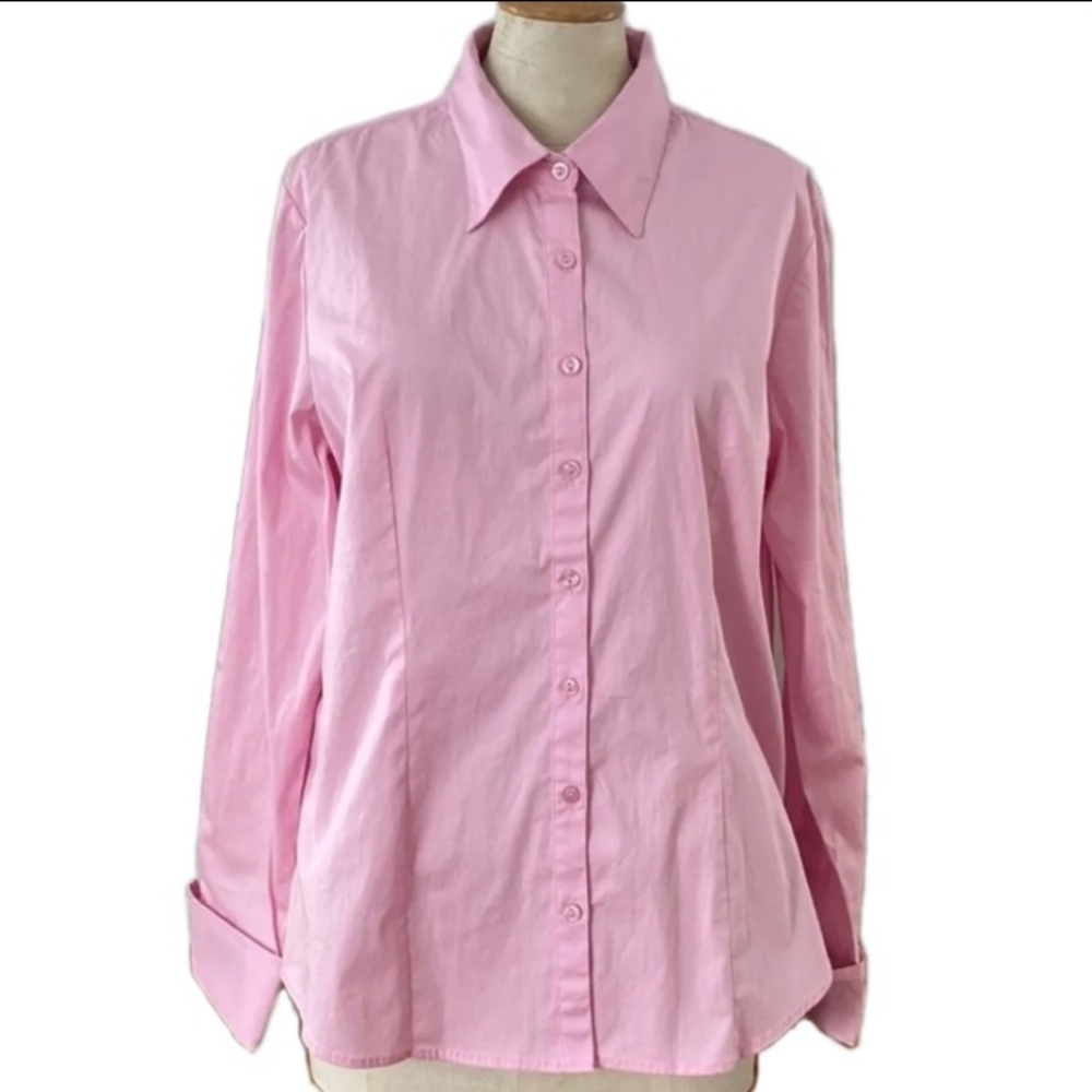 Mojo USA Hot From Hollywood Barbie pink long sleeved button down shirt. NWT. Med